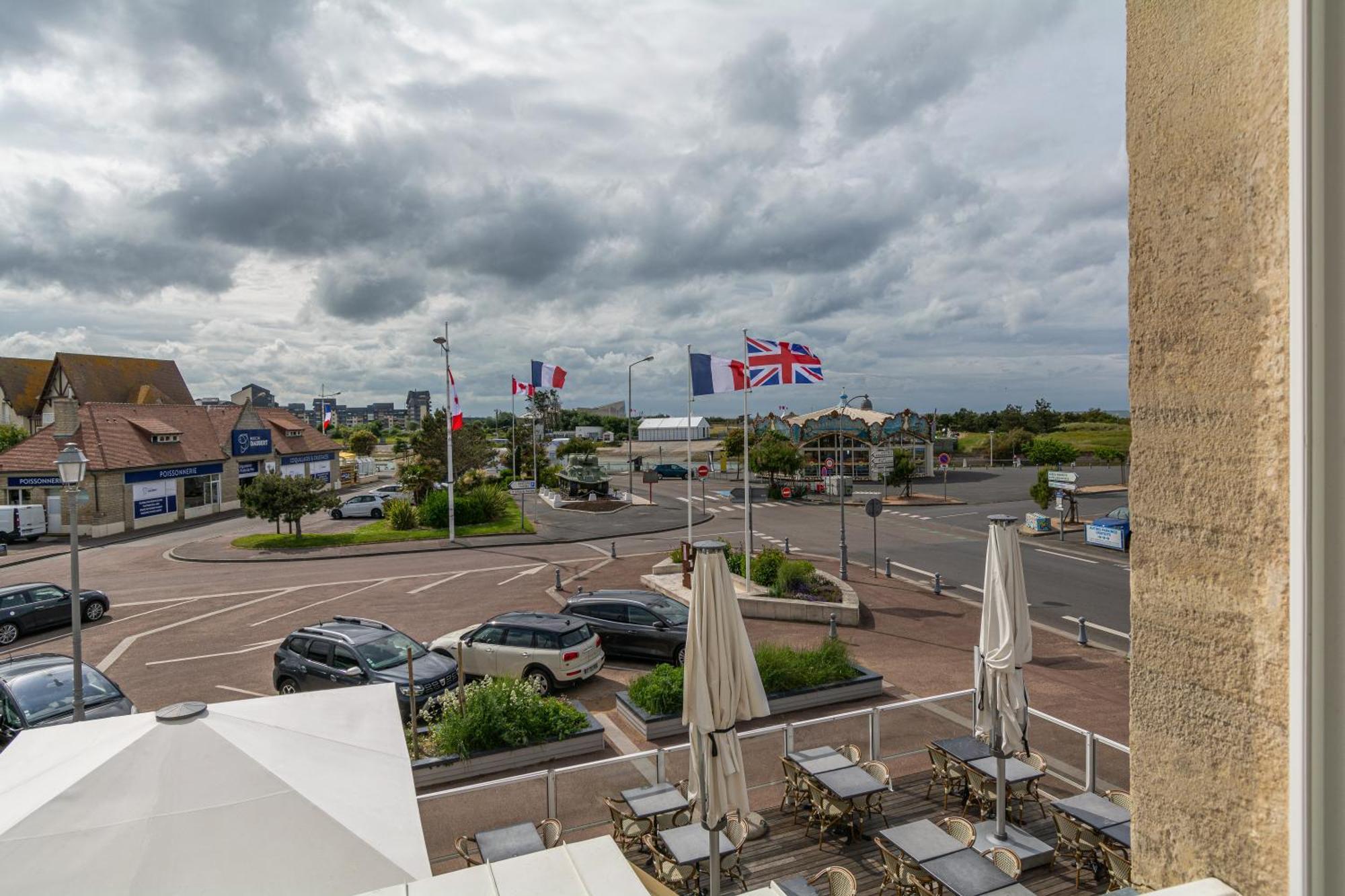 Hotel De La Plage Courseulles-sur-Mer Exterior photo