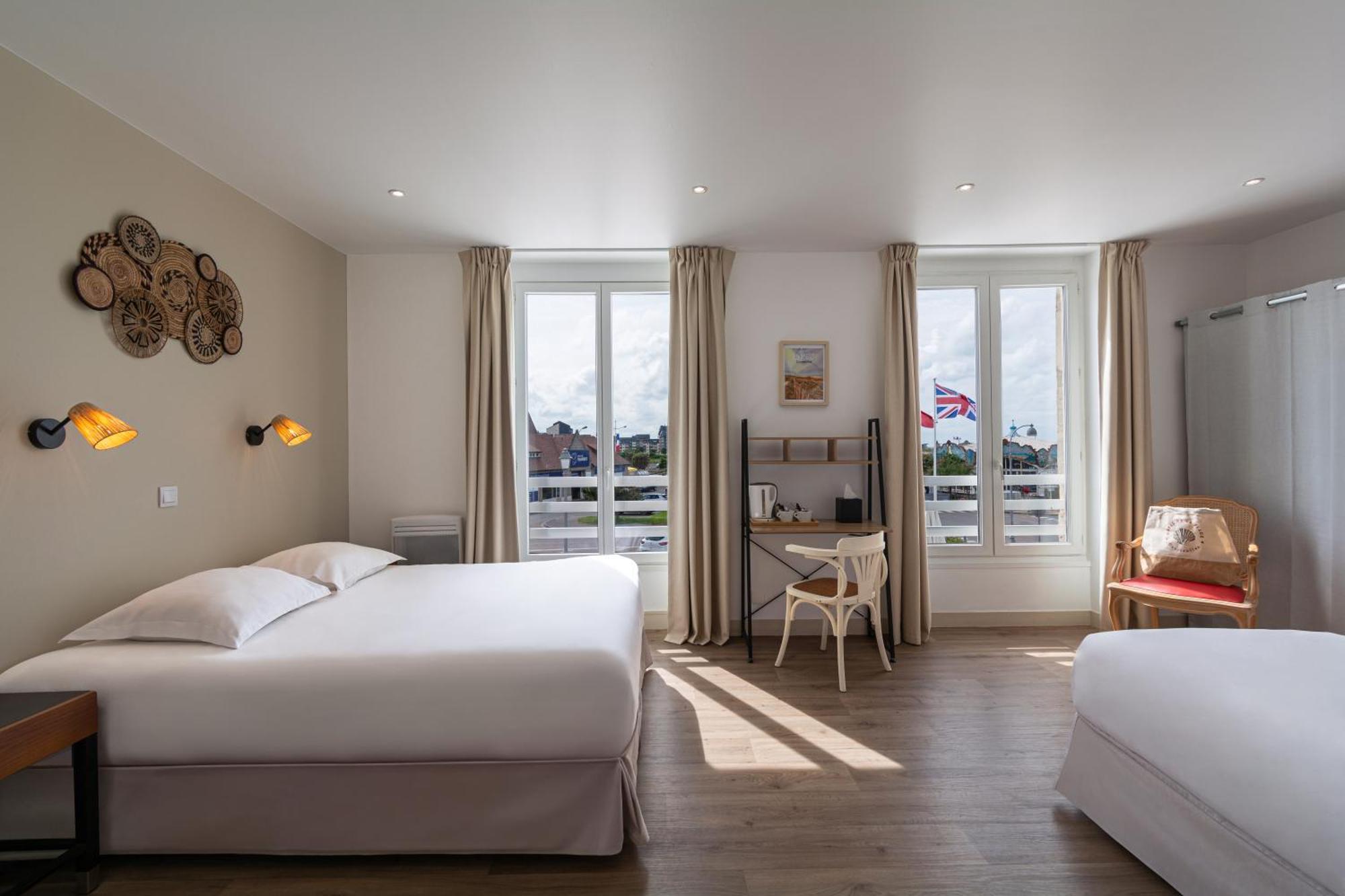 Hotel De La Plage Courseulles-sur-Mer Exterior photo