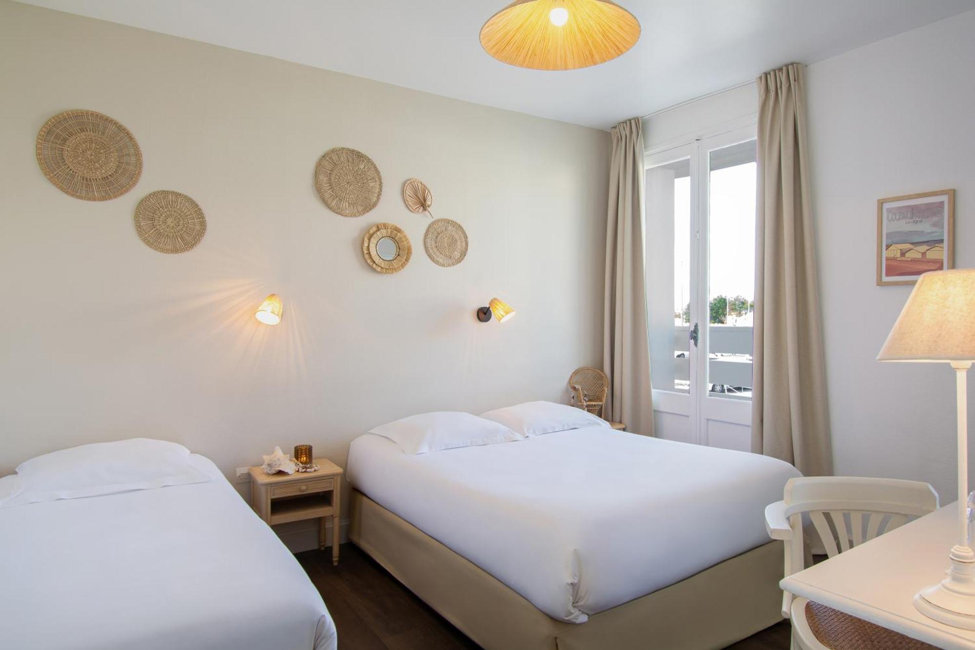 Hotel De La Plage Courseulles-sur-Mer Exterior photo
