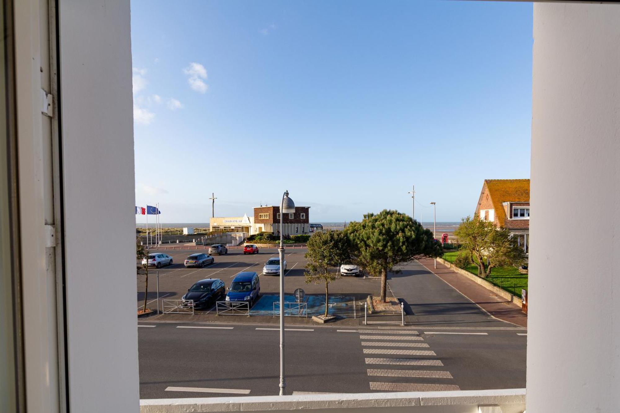 Hotel De La Plage Courseulles-sur-Mer Exterior photo